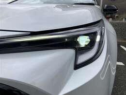 LEDヘッドライトです。デザイン性がよくとても明るいので、夜間の走行や悪天候でも安心です。しかも長寿命！