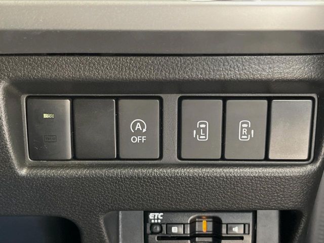 【両側パワースライドドア】スマートキーや運転席のスイッチで後席両側スライドドアの開閉が可能♪電動だから力を入れてドアを開ける必要が無く、小さなお子様でも簡単に開け閉めでき快適です♪
