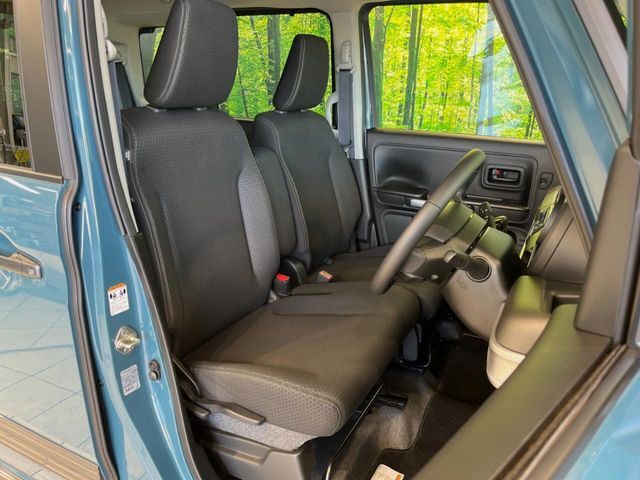 運転席シート廻りは使用感も少なく、良好な状態となっています。丁寧に使われていたことがよくわかりますね。