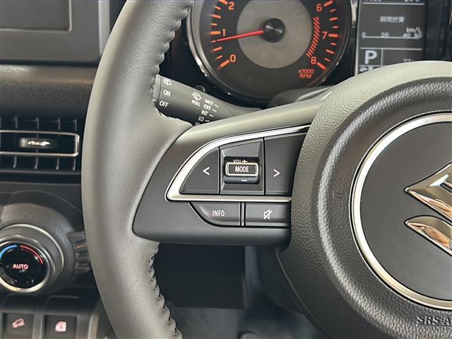 こちら運転席周りのスイッチの写真になります。各部しっかり動作の確認をしておりますので、ご安心だくさい。