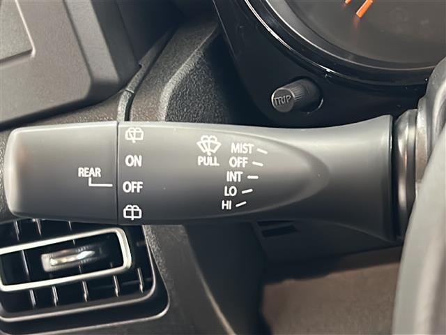 こちら運転席周りのスイッチの写真になります。各部しっかり動作の確認をしておりますので、ご安心だくさい。