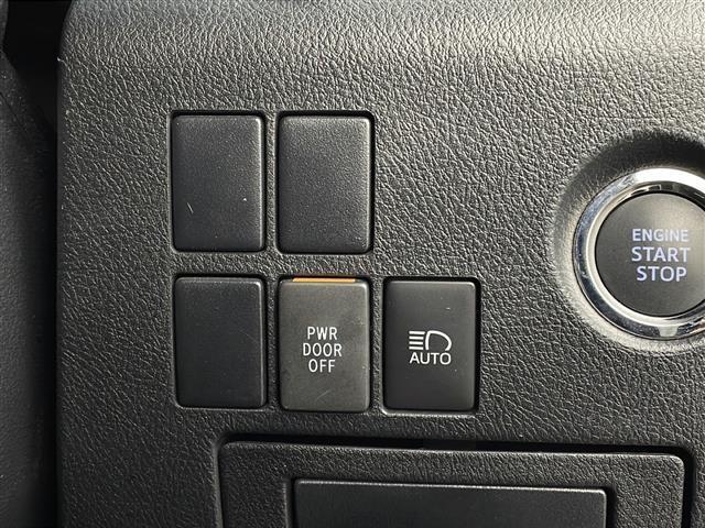 気になる車はすぐにお問い合わせください！画面右側の0066から始まる無料ダイヤルからお問い合わせ下さい！専門スタッフがお車のご質問にお答えいたします！