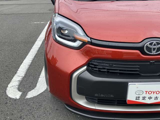 LEDヘッドライトです。デザイン性がよくとても明るいので、夜間の走行や悪天候でも安心です。しかも長寿命！