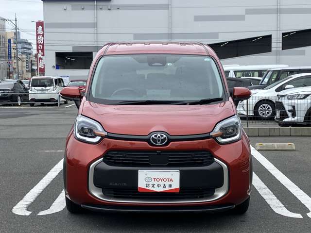 おひとり、恋人、ご友人、ご家族など、少人数でも大人数でもお出かけが楽しめます。この車で楽しいドライビングライフを送りましょう♪