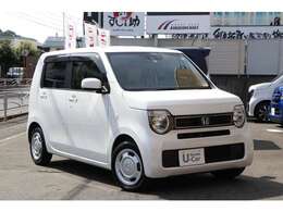 まっすぐに前を向いた丸目のヘッドライト、ひと目で広さを感じる箱型のボディー、すっきりして見えるのに芯のあるフォルム。いつでも心地よく過ごせるよう、室内の使いやすさにもこだわりました。