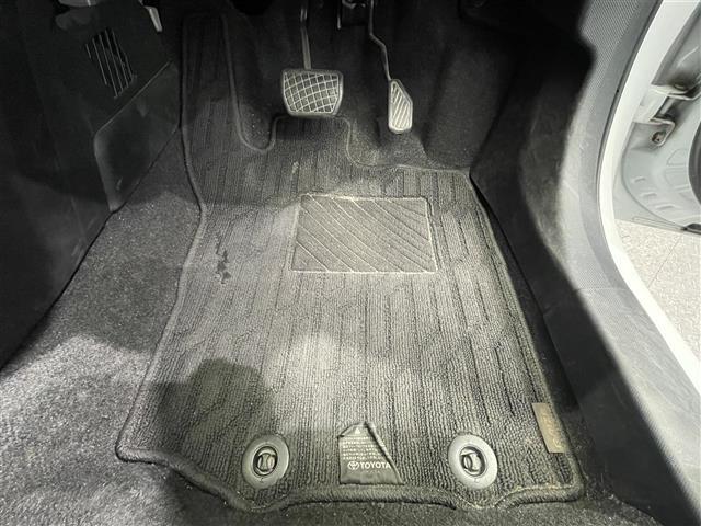 気になる車はすぐにお問い合わせください！右のカーセンサー専用無料ダイヤルから、専門スタッフがお車のご質問にお答えいたします！