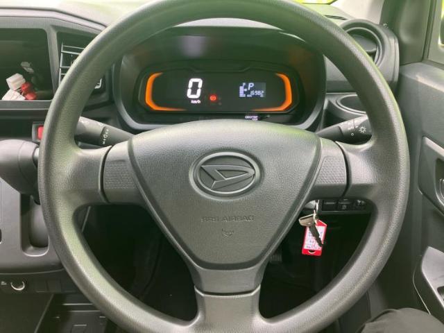 WECARSの店舗にはキッズコーナーがございます！お子様連れのお客様もごゆっくり車選びをお楽しみいただける空間です！