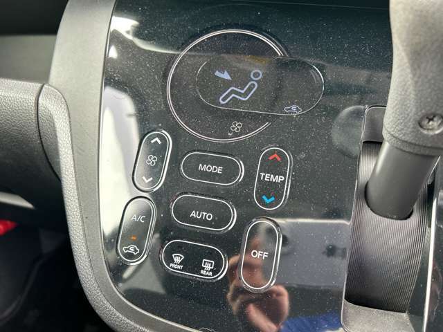 【オートエアコン】寒い冬も暑い夏でも自動で設定した温度に調節してくれます♪