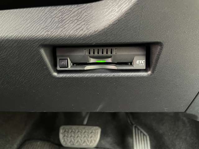 ビルトインETC☆　高速道路のインターチェンジも楽々通過♪　カードが見え辛いので防犯対策にも！　　　　　　【無料電話】0078-6003-206896　【LINE　ID】07020337089で検索♪