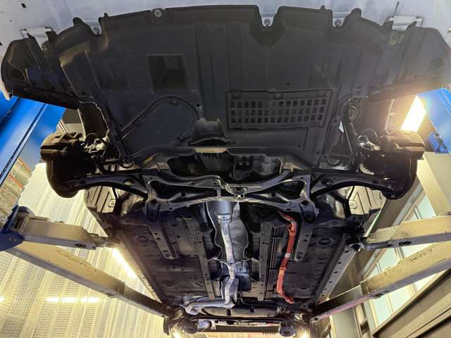 下廻り前方から☆　しっかりメンテナンスして頂いていたようで、サビが少なくキレイな状態！じっくりご覧下さい♪【無料電話】0078-6003-206896　【LINE　ID】07020337089で検索♪