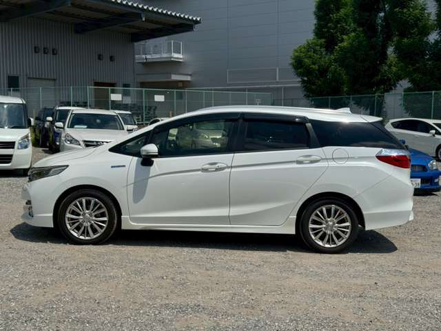 ★画像や動画を見ただけでお車の検討を進める事に抵抗がある方でも気軽に利用できるオンライン商談ならお車の検討はもちろん営業担当や店舗の様子も生中継でご覧いただけますので安心してお車をご検討頂けます。