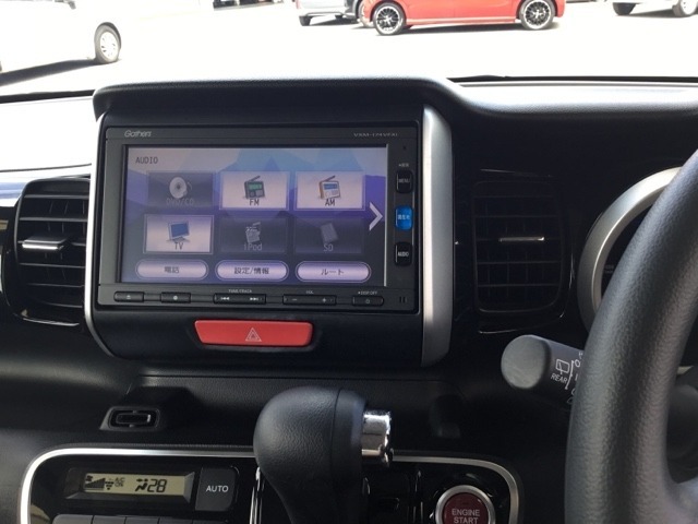 フルセグTVやDVD等、オーディオ機能も充実しています。
