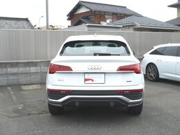 当店はアウディフォルクスワーゲンリテールジャパンの取扱車両でしたら、どちらの店舗のお車でもお取り寄せ可能です。