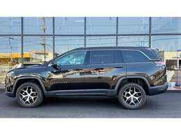 全国のジープ正規ディーラーでご使用いただける認定中古車保証が付きます。メンテナンス等、お近くのジープ正規ディーラーにて行うことができますので安心してお乗りいただけます。