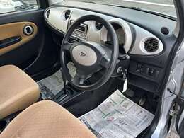 走行5万km台！タイヤ山あり！社外CD＆MD！オートマ！