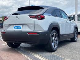 全国に店舗を展開しているのでどこでもお取り寄せが可能です！この車が気になるけど遠方だから・・・と諦める必要はありません！※別途陸送費が必要です。