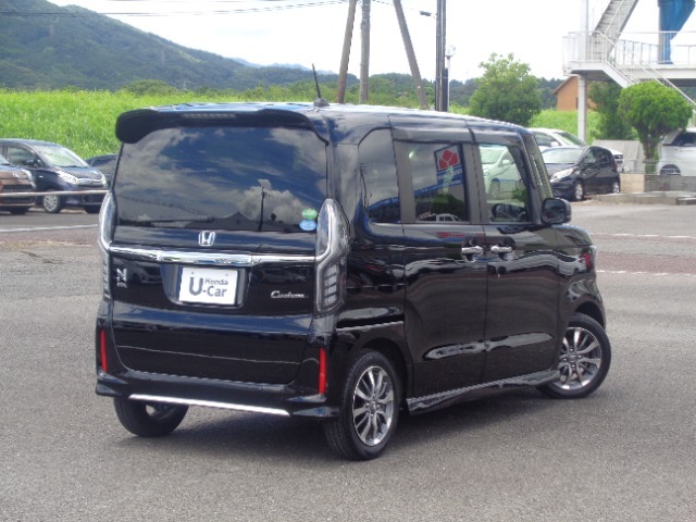 外装も丁寧に磨いております。是非1度実車をご覧ください！