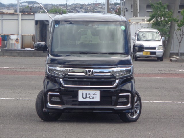 外装も丁寧に磨いております。是非1度実車をご覧ください！