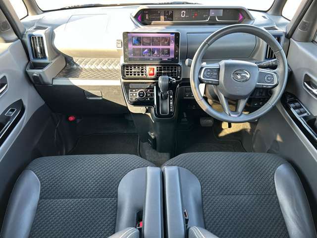 【インパネ全体】全方位で視界が広く、高い目線で運転もしやすいです！