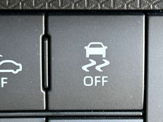 【横滑り抑制機能】雨や雪で滑りやすい路面などで横滑りが発生した時、ブレーキとエンジン出力を自動的にコントロールし、優れた車両安定性を実現します！【横滑り抑制機能】雨や雪で滑りやすい路面などで横滑りが発