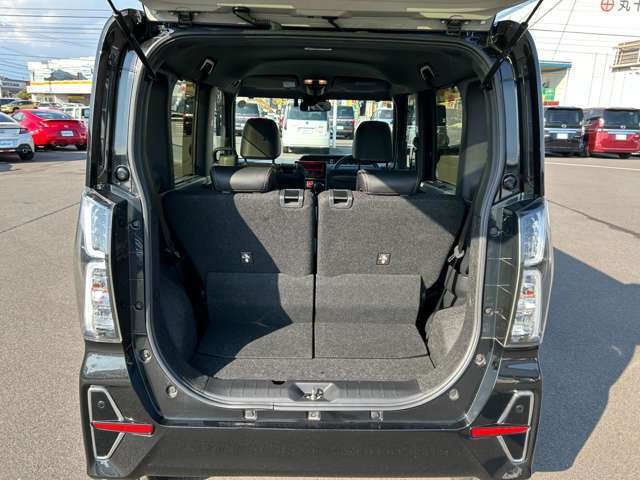 荷台スペース【内装エクステリア】店舗にて現車の確認も頂けますので、お電話で在庫のご確認の上是非ご来店くださいませ！！！【跳ね上げ式/埋め込み式】でスペース確保ができますね！！