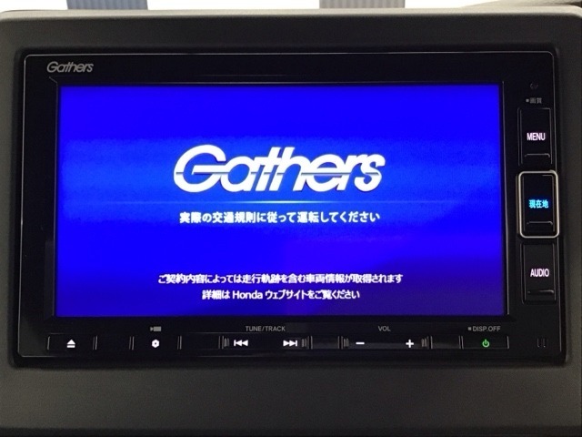 純正メモリーインターナビ付きです！CD・DVD再生、ミュージックサーバー、フルセグTV視聴、Bluetooth・ミュージックプレーヤー接続可能です！