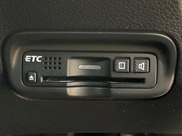 【ETC】高速道路の料金所をストレスなく通過！話題のスポットやサービスエリアに多い「スマートIC」利用時は必須のアイテムです。当店でセットアップを実施、ご納車当日からすぐにご利用いただけます！