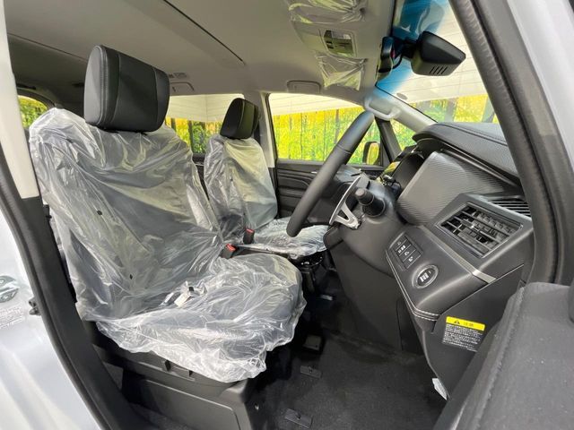 もちろん車内はキレイです♪よりクリーンな状態をキープしたいお客様には『ナノゾーンコート』がおすすめ！新型コロナウイルス対策や、除菌・消臭に効果を発揮し多くの方にご好評いただいております。