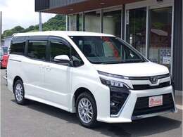 「家族のためにどんな福祉車両を選んだらいいだろう」、「福祉車両を初めて使うけど、使い方聞けるのかな」福祉車両を探す方の不安を取り除き、そばで助言させていただくのが当店の営業方針です。