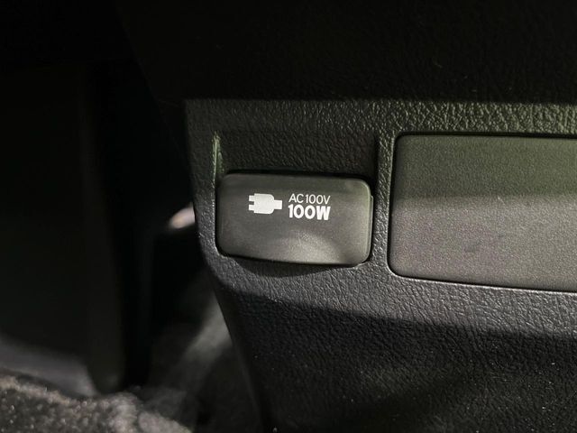 【1500Wアクセサリーコンセント】消費電力1500Wまでの家電が使えます。キャンプやスポーツ・アウトドアでのアクティビティはもちろん、災害・停電の際に大活躍♪