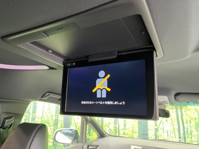 【フリップダウンモニター】大画面モニターで後席でもエンタメをお楽しみいただけます。小さなお子様にも大人気の装備です♪