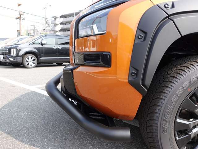 トライトン・GOQBUTOバー付　カッコいいです。