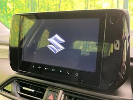 【純正ナビ】人気の純正ナビを装備しております。ナビの使いやすさはもちろん、オーディオ機能も充実！キャンプや旅行はもちろん、通勤や買い物など普段のドライブも楽しくなるはず♪