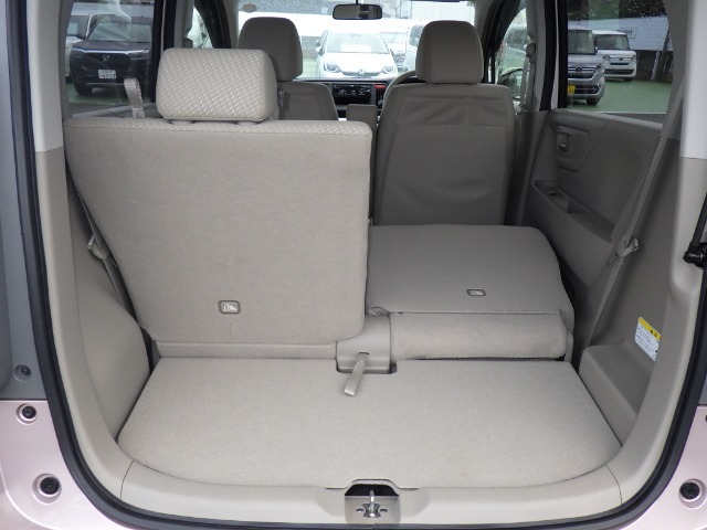 ◆◆間口部が広くて荷物の積み込みも楽に出来ますね！荷物によって片側のみシートを倒して荷室を広く使うことも可能な使い勝手の良い作りです☆
