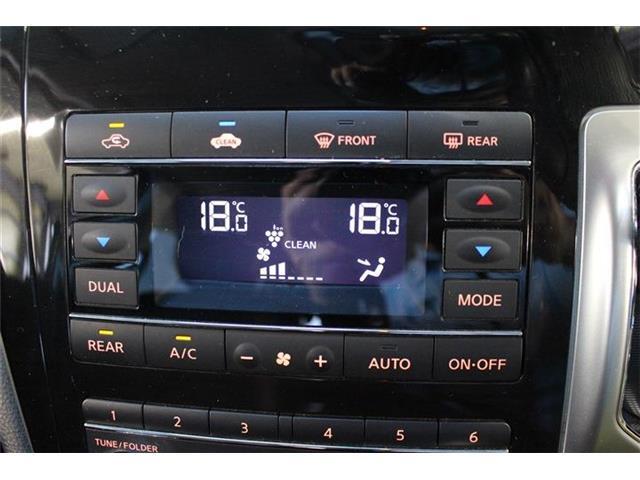 オートエアコンと車内の空調管理も楽にできますね！！