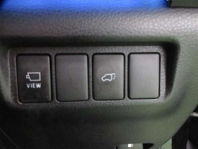車内から操作できるパワーバックドアスイッチです。