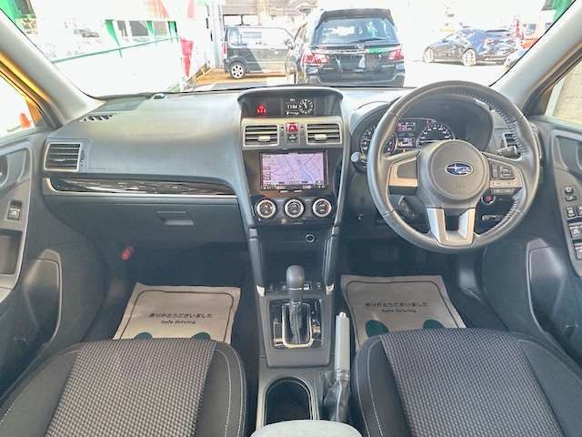 運転席廻りの画像です！操作スイッチ類も比較的に綺麗な状態です♪他に詳細画像をご希望の方はこちら！【1st@e-g-a.co.jp】へご連絡ください！