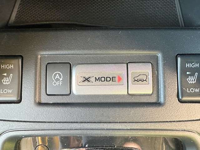 X-MODE搭載！VDC（横滑り防止装置）やAWDの駆動配分、ブレーキなどを統合制御し、滑りやすい路面でも瞬時に路面をとらえて脱出することができます。