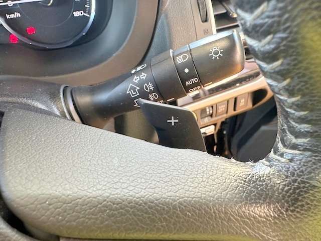 パドルシフト付きのシフトレバーで走行も楽しめます！上手に使いこなせれば燃費の向上？になるかも！
