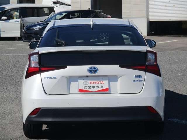 国家整備資格を取得しておりますメカニックが、大切なお客様のお車をご納車に向けて整備致します♪