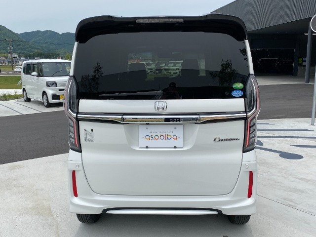 年式が新しいお車には据置クレジットがご利用可能です♪一定の金額を据え置くことで月々のお支払いをお安くできます。据置クレジットには条件がございますので、詳しくはスタッフまでお問い合わせください。