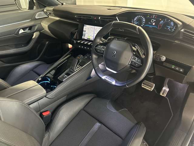 内装：車両の状態やシートのよれ等、お気付きの箇所がございましたらお写真にてお送り致しますのでお気軽にお申し付けくださいませ