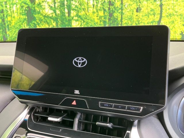【12.3インチワイドナビ】高級感とインパクトのある大型ワイドナビを装備。各種オーディオ操作はもちろん、横長ワイド画面でのマップ2分割表示など、利便性も高いナビです♪