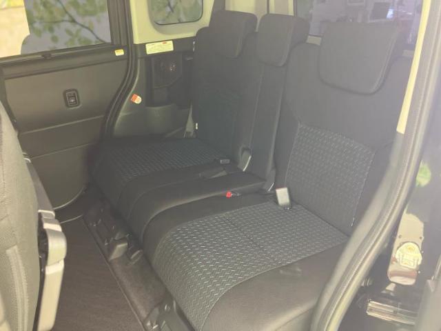 WECARSでは各商談席に大型モニターをご用意しております！見やすい大画面でゆったりと全国の在庫をご覧いただけます！是非ご来店お待ちしております！