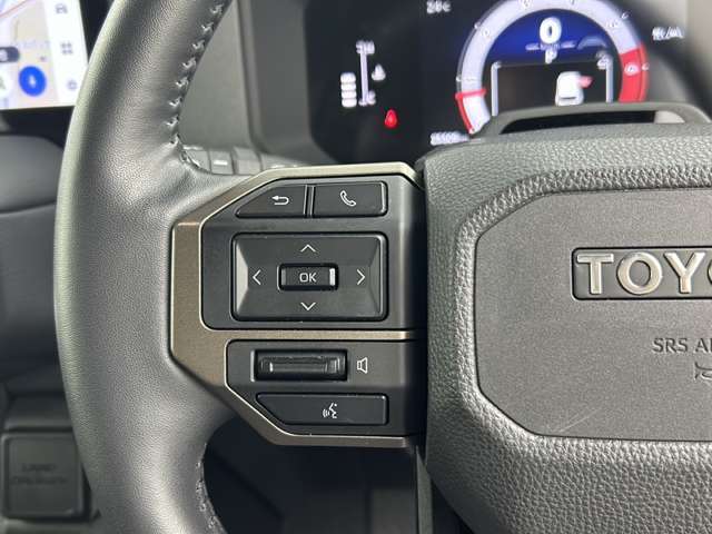 【運転席操作部】『運転席周辺の装備』の画像になります。快適なドライブを楽しむための機能が装備されています！運転席から触れるので使いやすいです！