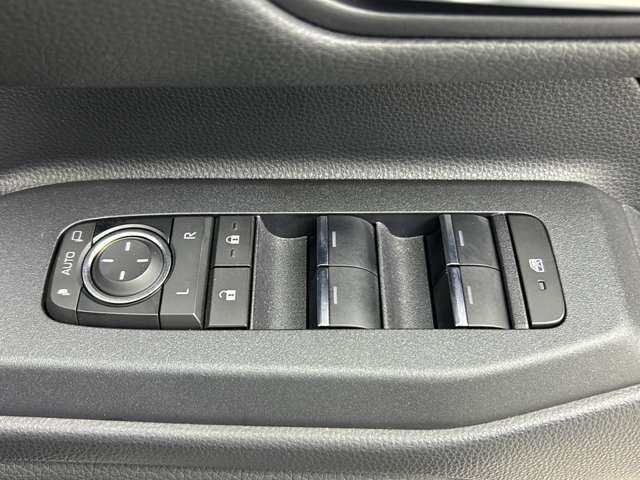 【窓操作部】『窓周辺/窓周辺装備』の画像になります。写真の内容に関してご不明点、ご質問等がございましたらお気軽にガリバー店舗までお問い合わせください。