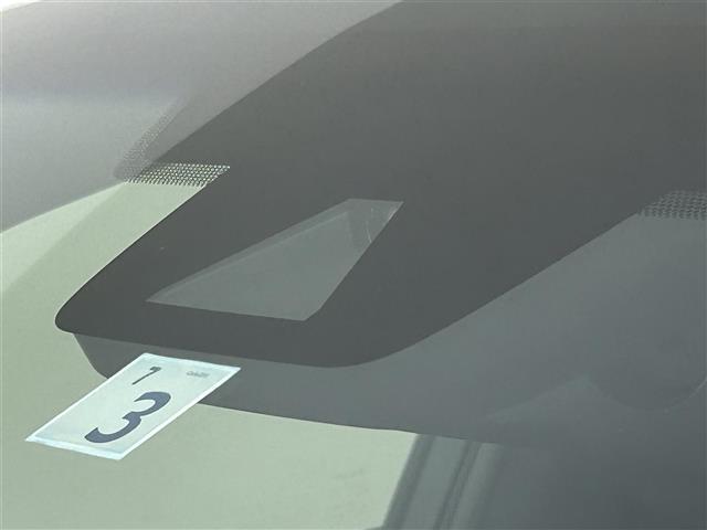 【　衝突被害軽減ブレーキ　】衝突軽減ブレーキ付き♪誤操作で万が一、前方の車に衝突しそうになった際に自動でブレーキが作動し衝突の被害を軽減します！