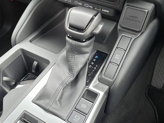 【シフトレバー】シフトも操作しやすく快適なドライブを楽しんでいただけます！