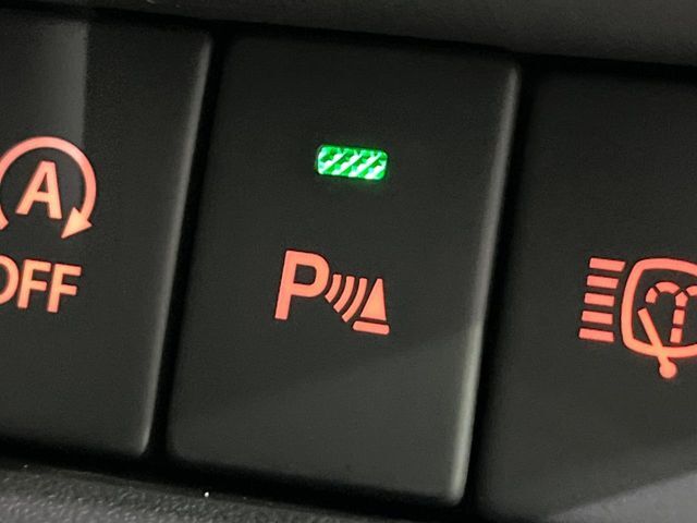 【クリアランスソナー】バンパーに付いたセンサーが障害物を検知！一定の距離に近づくとアラートで教えてくれます♪狭い駐車スペースや車庫入れ時も安心ですね☆