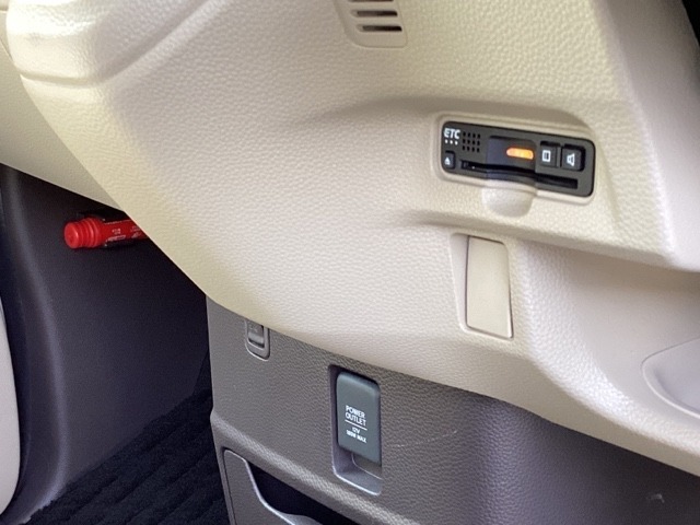 ETC付いてます。ETCが使用可能な道路通行料はキャッシュレスでスマートに走行できます。再セットアップして納車致します。